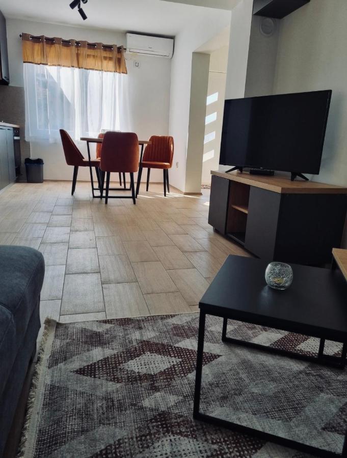 Om Apartment Podgorica Exterior photo
